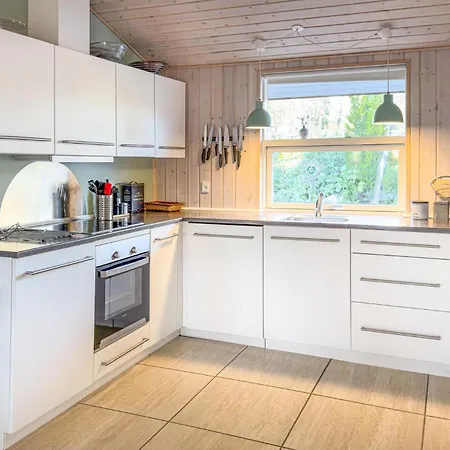 3 Bedroom Beautiful In Σπίτι διακοπών Σίλκεμποργκ