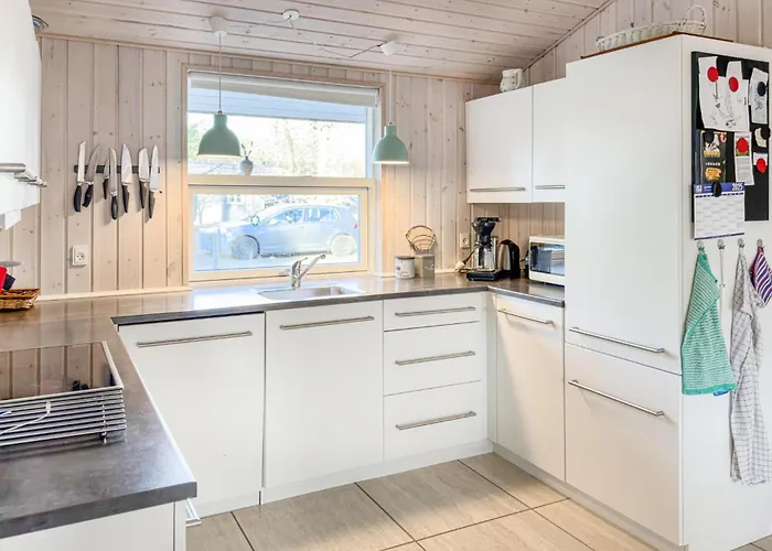 3 Bedroom Beautiful In Casa vacanze *